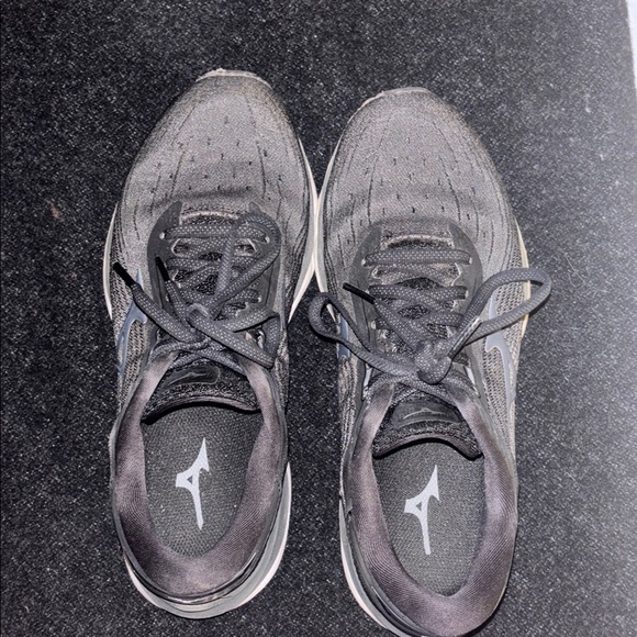 Mizuno Shoes - Mizuno Black Sneakers Athletic size 8 wave sky